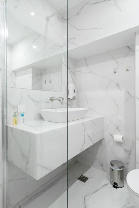 Апартаменты Cozy, Luminous And Comfy 5 Min Walk To Acropolis Афины Экстерьер фото